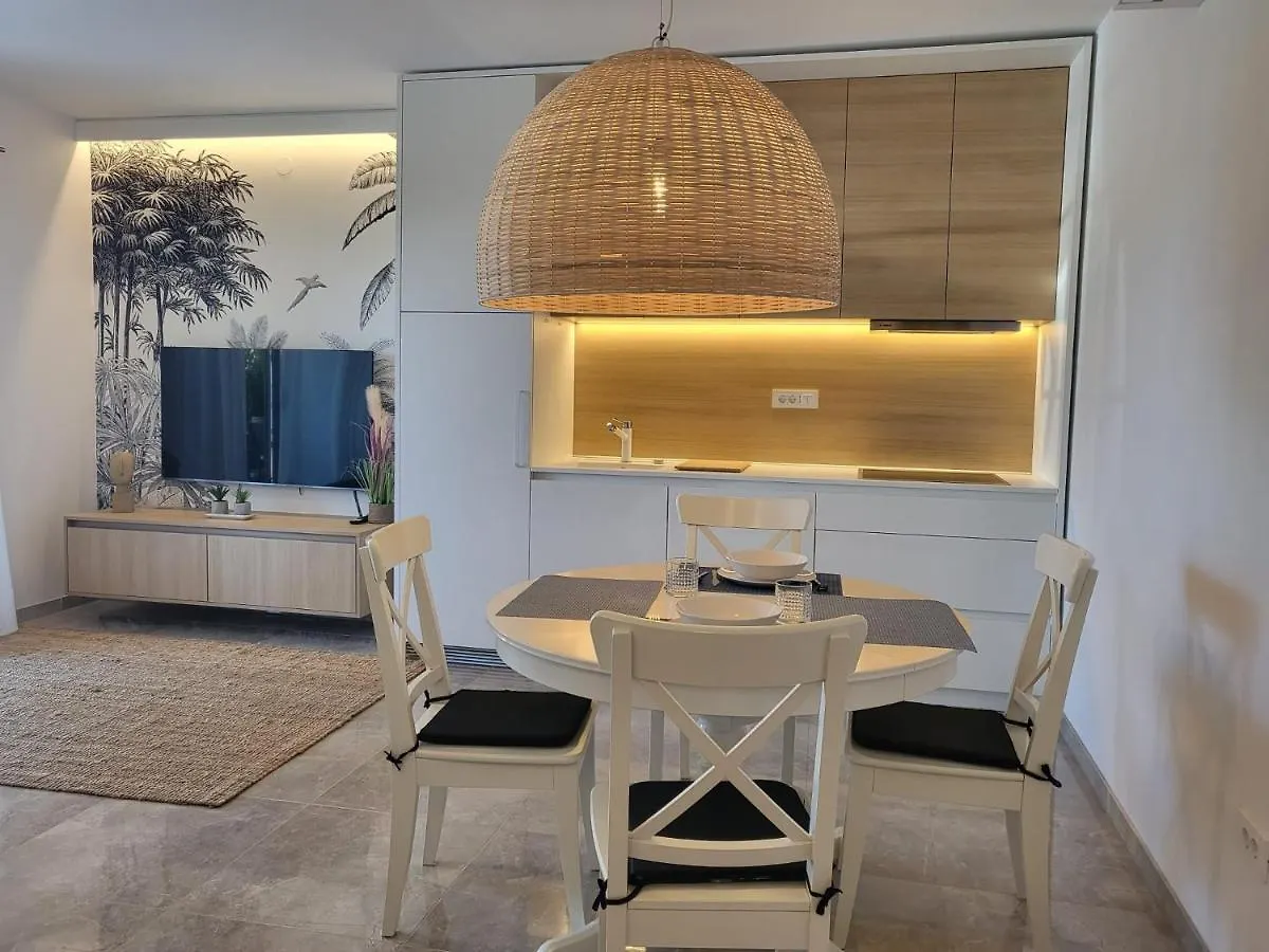 Apartments With A Parking Space Turcic, Krk - 21603 Malinska